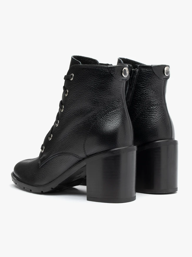 Women’s boots on a chunky block heel