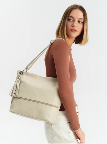 Cremefarbene Shopper-Tasche mit Haken- und Ösenverschluss