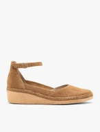 Rote Plateau-Pumps mit Riemen um den Knöchel