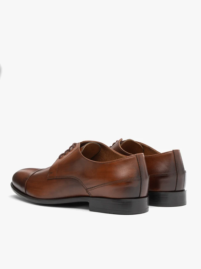 Klassische formelle Herrenschuhe