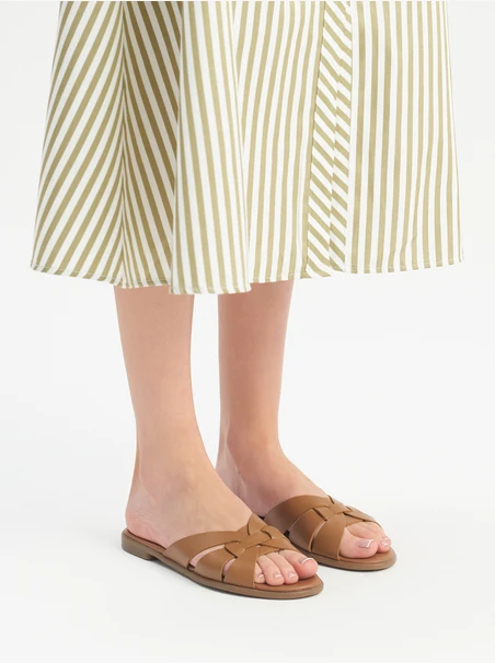 Hellbraune karierte Damen-Flip-Flops
