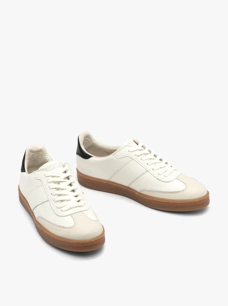 Sportliche Halbschuhe für Frauen mit flacher beiger Sohle