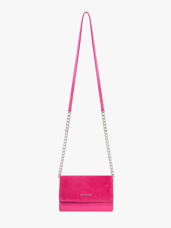 Kleine Handtasche in fuchsia mit silbernen Details