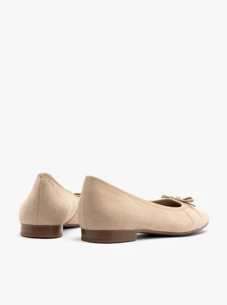 Ballerinas aus Velours mit Schleife