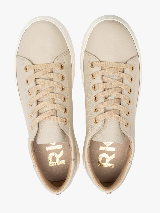 Beige Sporthalbschuhe mit goldenen Ösen