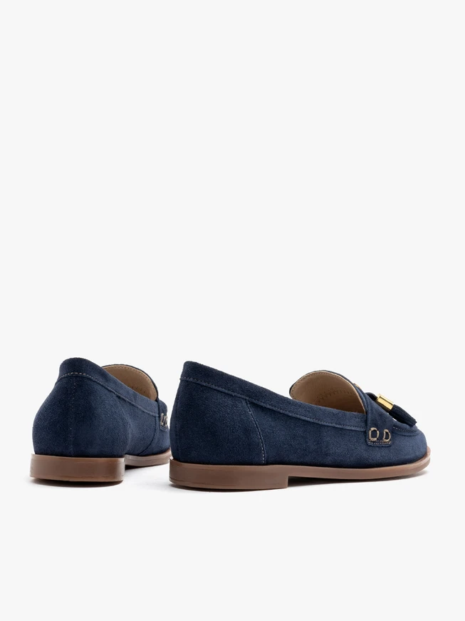 Velvet loafers with tassels