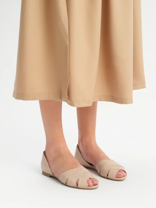 Beigefarbene Peep-Toe-Sandalen
