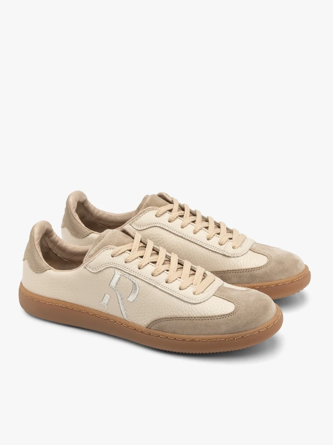 Beige Sporthalbschuhe mit dekorativer Stickerei