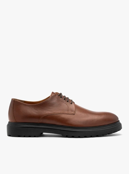 Braune Herrenhalbschuhe mit hellschwarzer Sohle