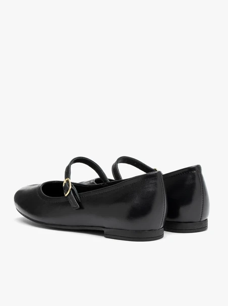 Black women’s ballerinas with strap