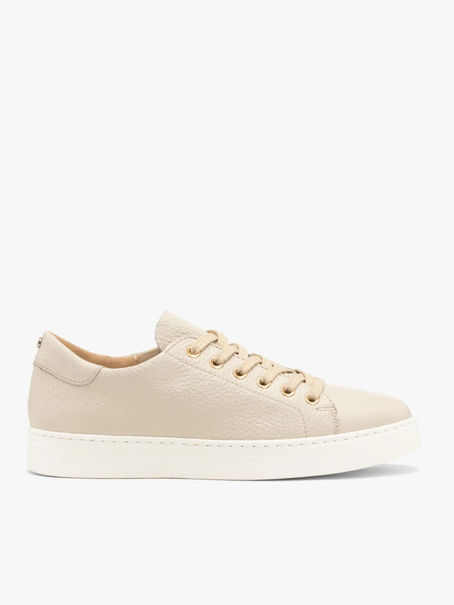 Beige Sporthalbschuhe mit goldenen Ösen