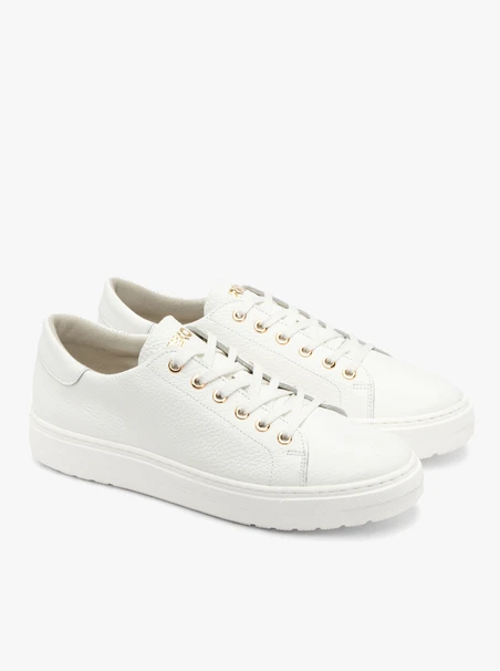 White sporty shoes with lightweight sole