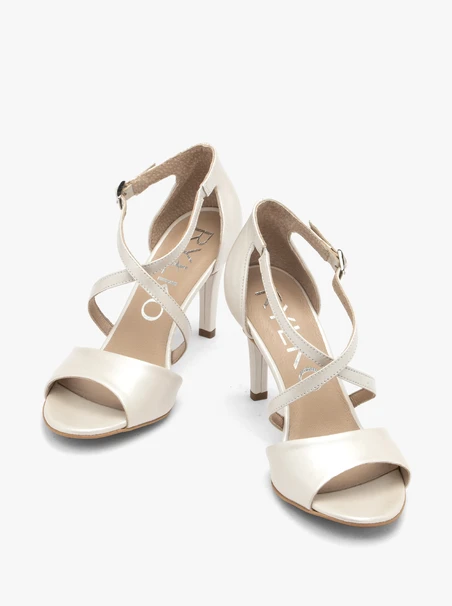 Perlen-Stiletto-Sandalen
