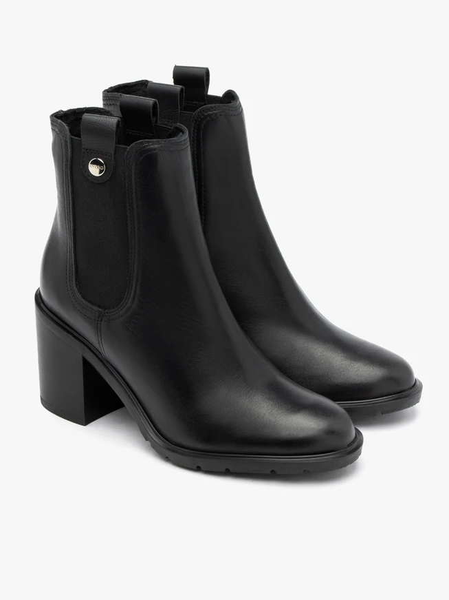 Black Chelsea boots with chunky block heel