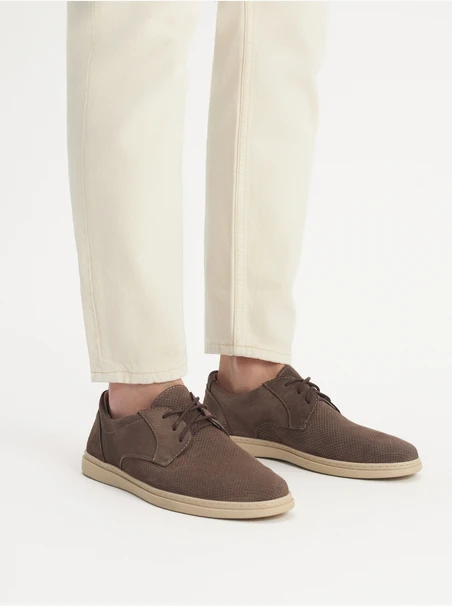 Braune Herren Schnürhalbschuhe