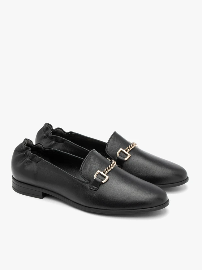 Black women’s flat loafers