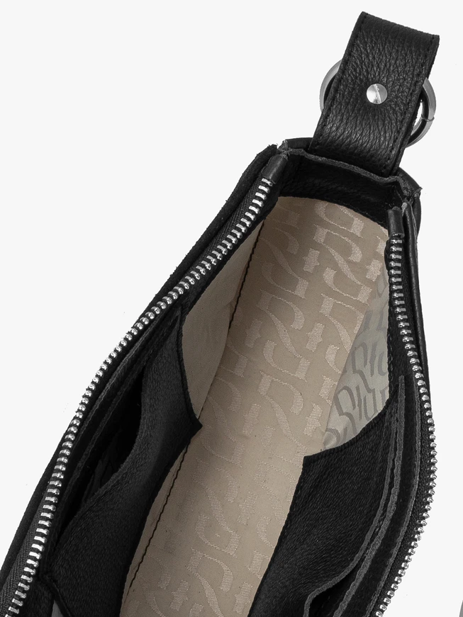 Schwarze Handtasche mit breitem Gurtband