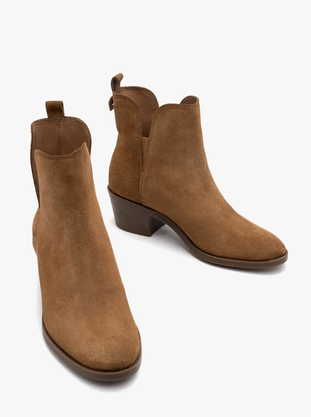 Suede ankle boots with cut-out shaft