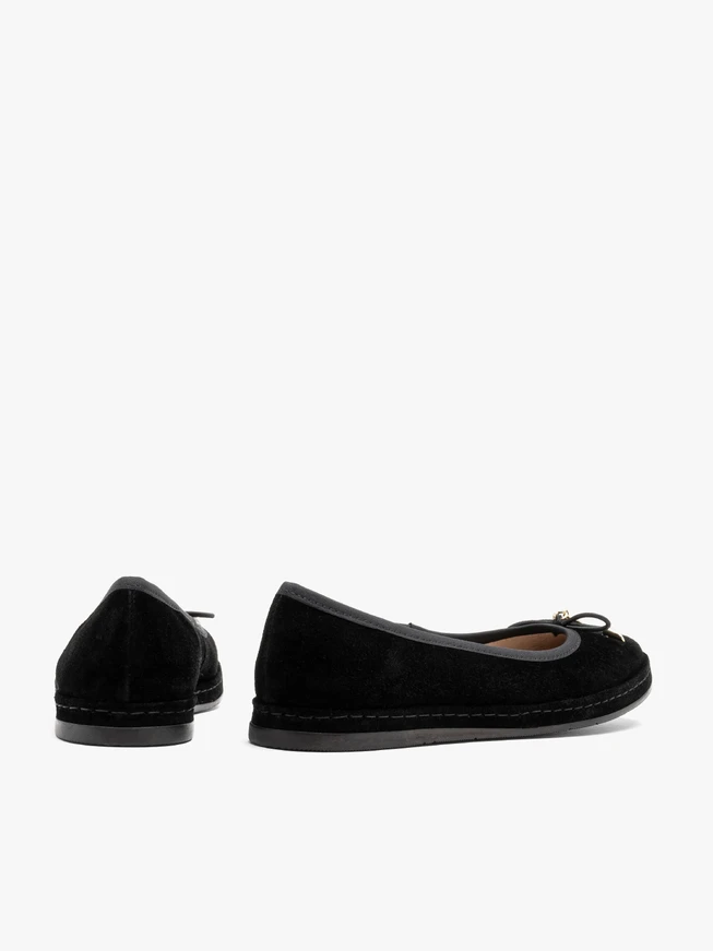 Schwarze Velours-Ballerinas mit Schleife
