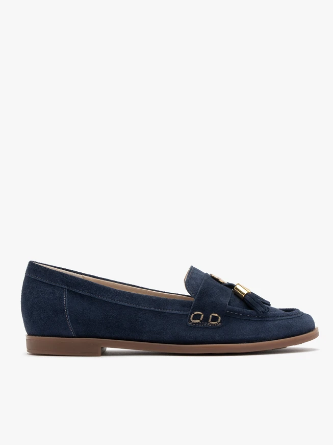 Velvet loafers with tassels