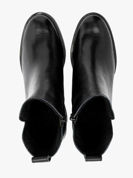 Black women’s ankle boots with chunky sole