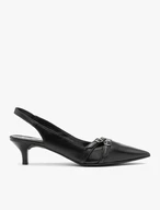 Schwarze Slingback-Pumps mit dekorativen Riemchen