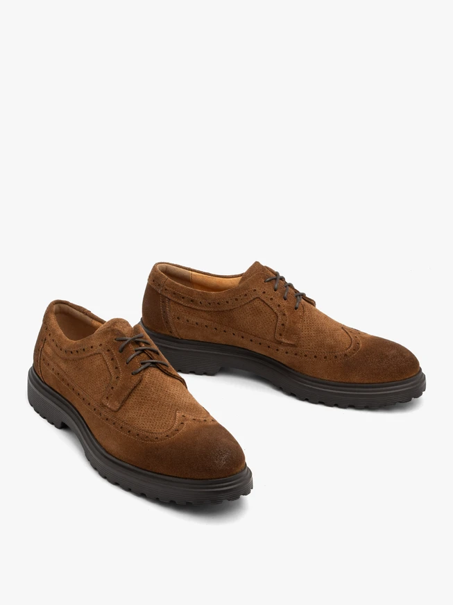 Halbschuhe aus braunem Veloursleder