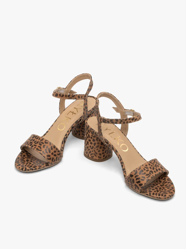 Braune Damen-Sandalen mit Leopardenmuster