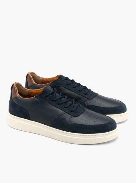 Marineblaue Turnschuhe für Männer