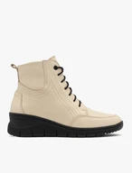 Beige shearling-lined boots