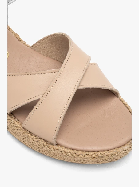 Beige Sandalen