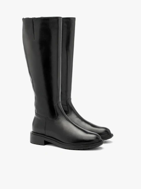 Klassische schwarze Damenstiefel