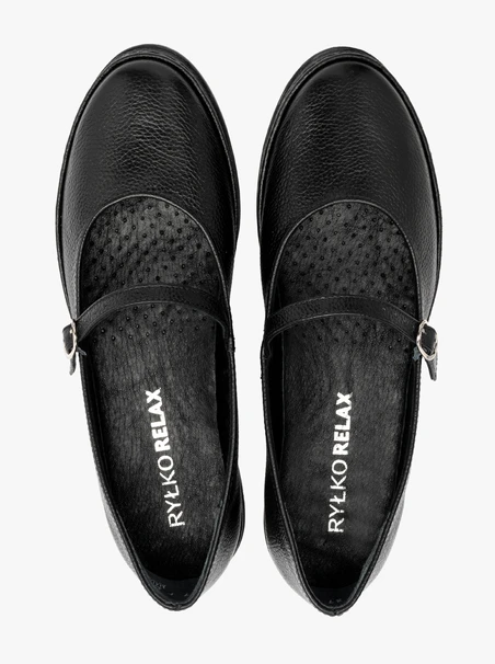 Black ballerinas with strap