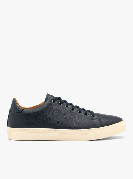 Marineblaue Turnschuhe