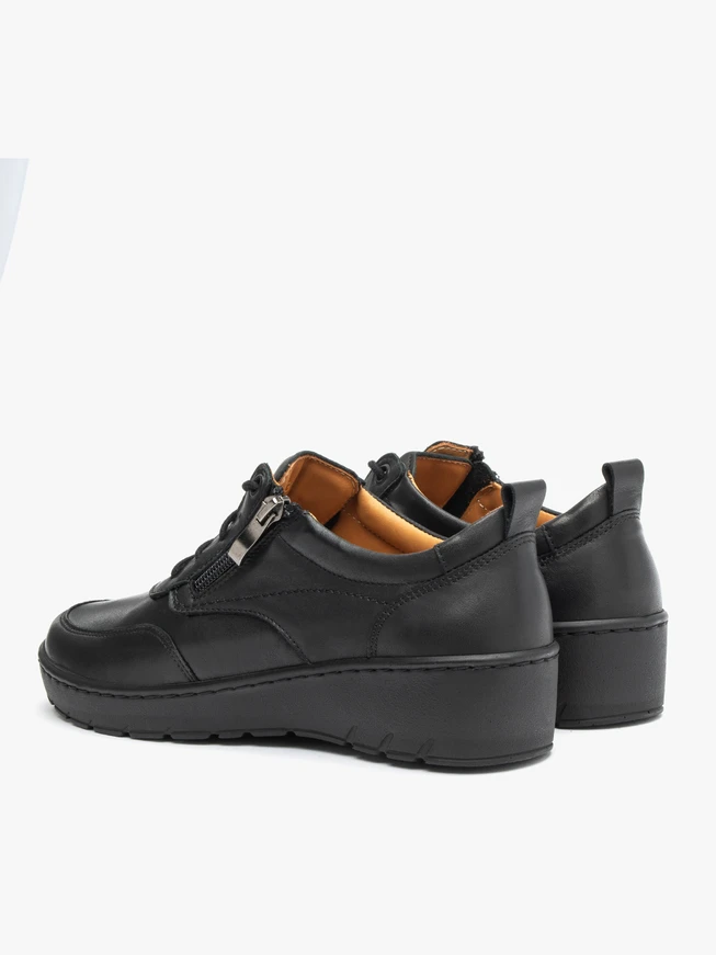Schwarze niedrige Plateauschuhe für Frauen