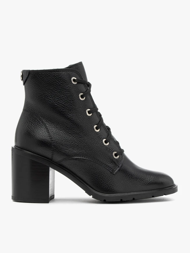 Women’s boots on a chunky block heel