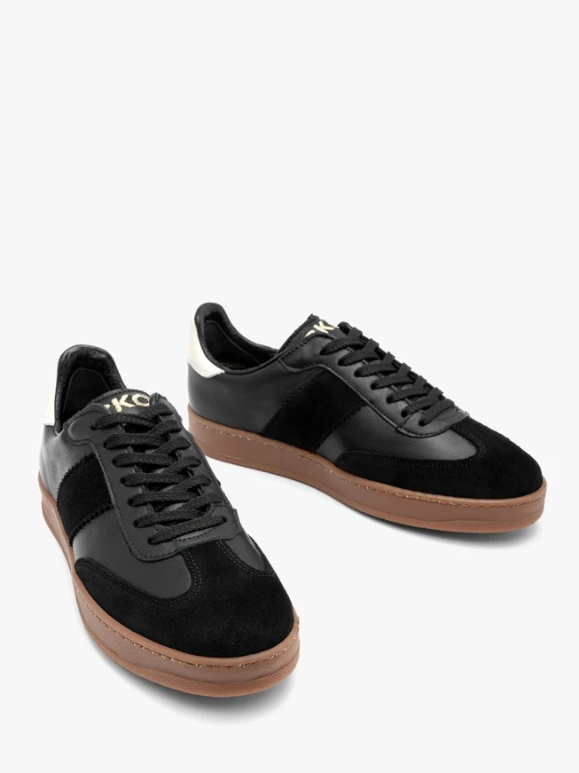 Sportliche Damen-Halbschuhe mit flacher Sohle