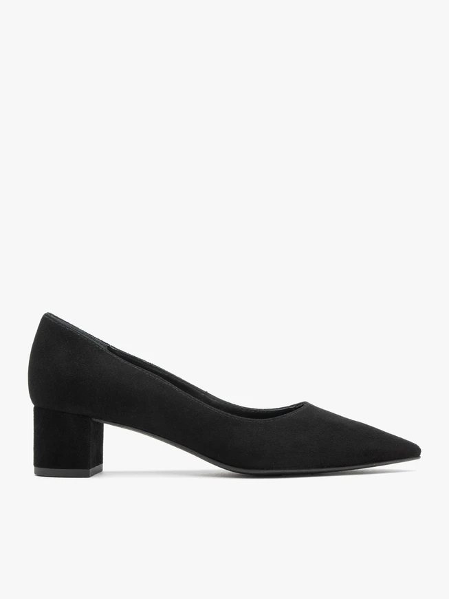 Schwarze Velourspumps
