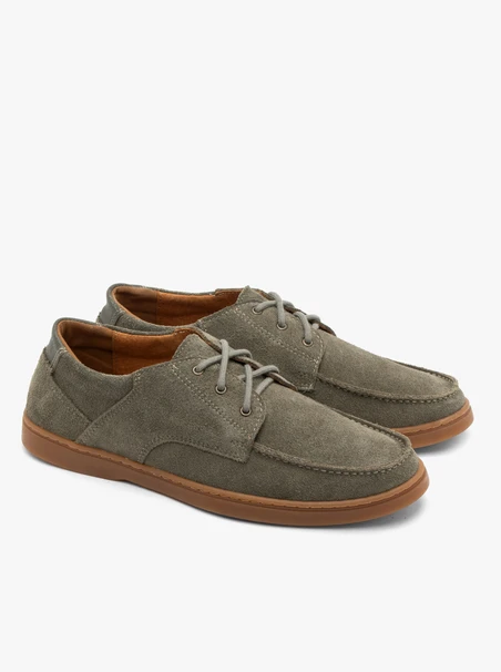 Green men’s lace-up shoes