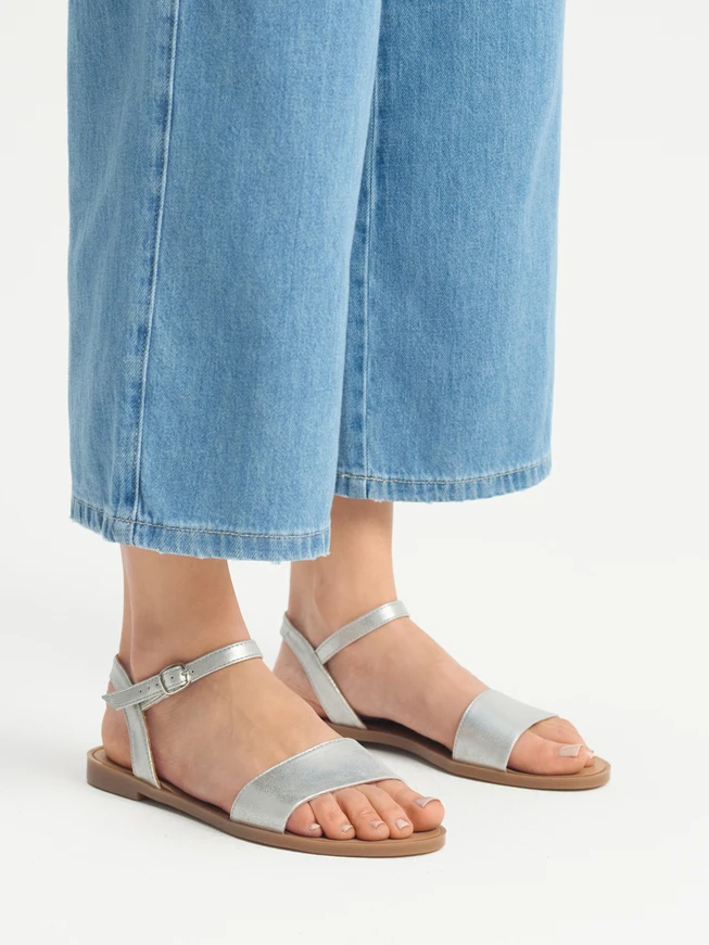 Flache Damen-Sandalen in Silber