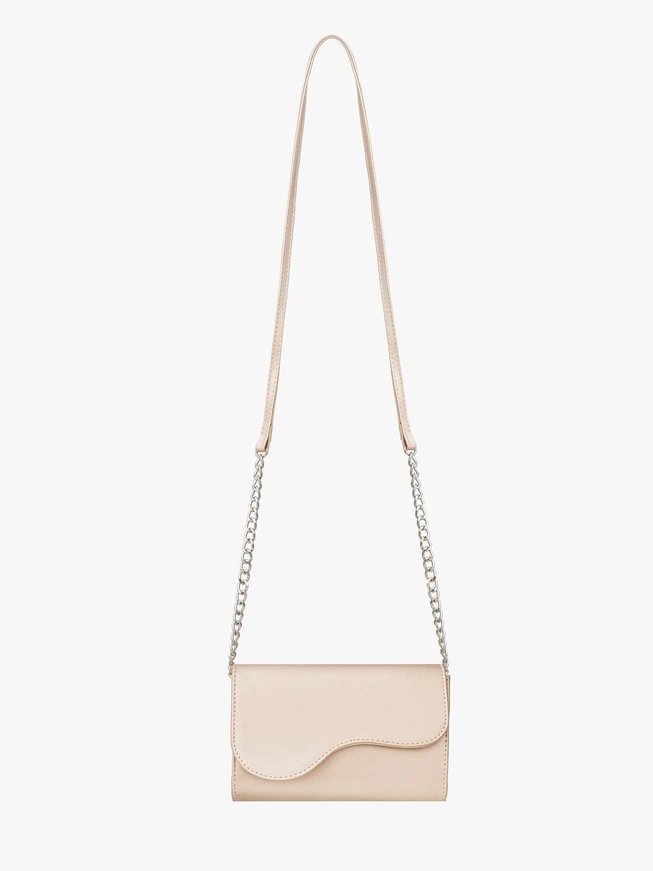 Platinhandtasche mit dekorativer Klappe