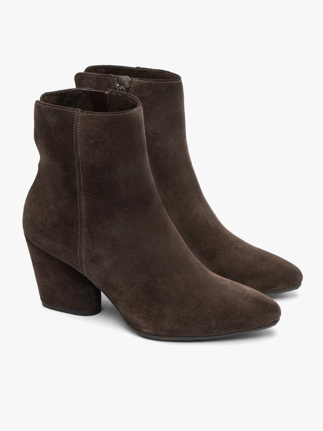 Stöckelschuhe aus braunem Velours