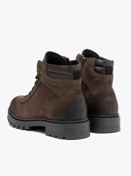 Graue Velourslederstiefel