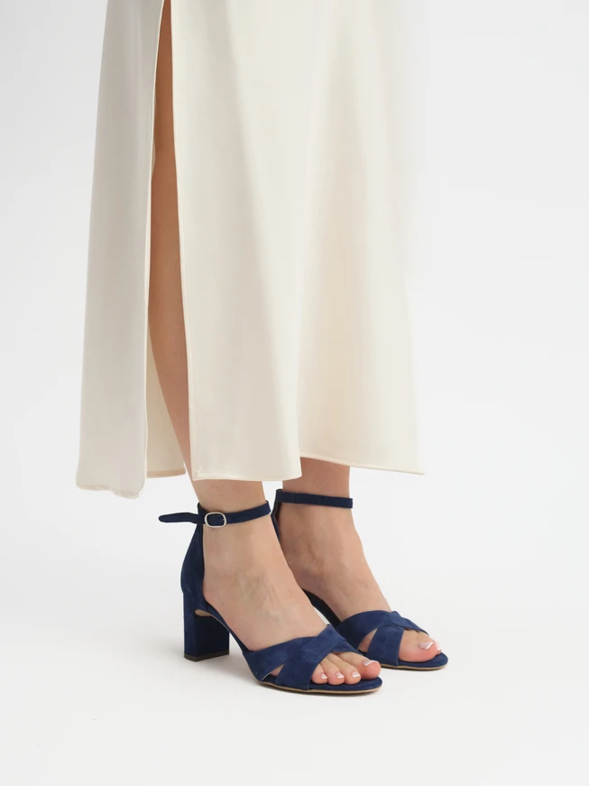 Marineblaue Damen-Sandalen mit Absatz
