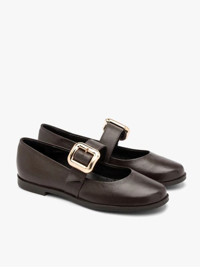 Braune Mary Jane Ballerinas mit Schnallenverzierung