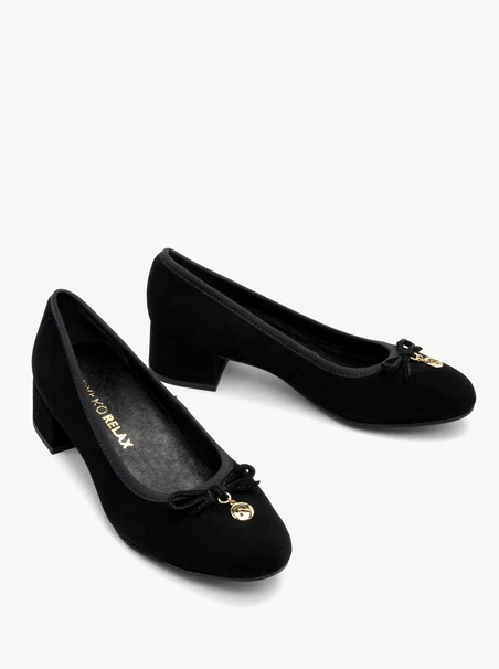 Pumps mit niedrigem Absatz aus Veloursleder