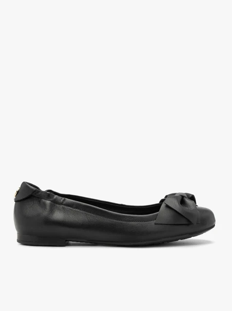 Black ballet flats