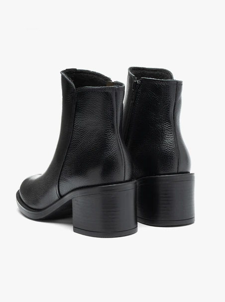 Schwarze Stöckelschuhe