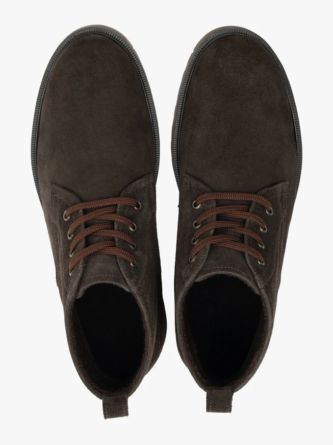 Braune isolierte Velourslederstiefel