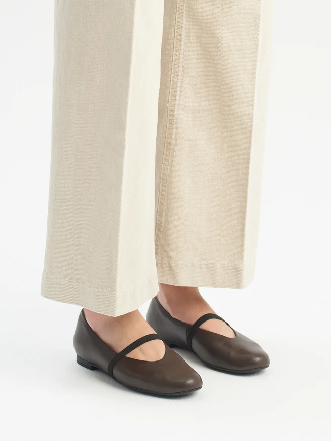Minimalistische Ballerinas aus Schokolade für Frauen